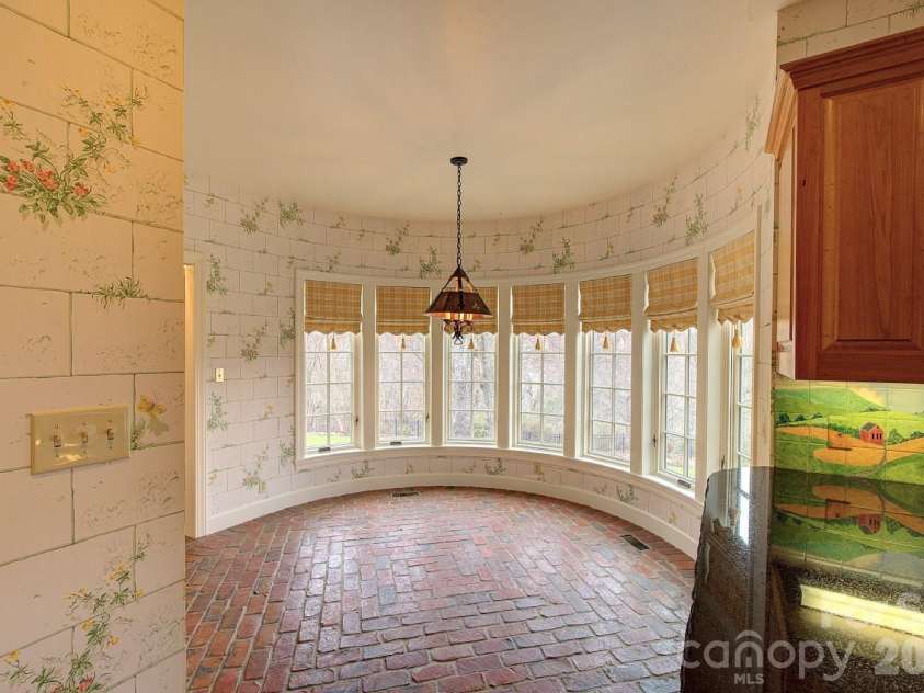 21 Eagle Rock Road, Landrum, SC 29356.  MLS# CAR4354129, YatesRealty ID 12776. 