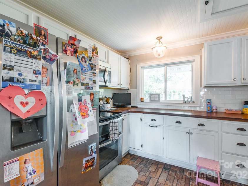 904 Venus Street, Kannapolis, NC 28083.  MLS# CAR4271799, YatesRealty ID 12777. 