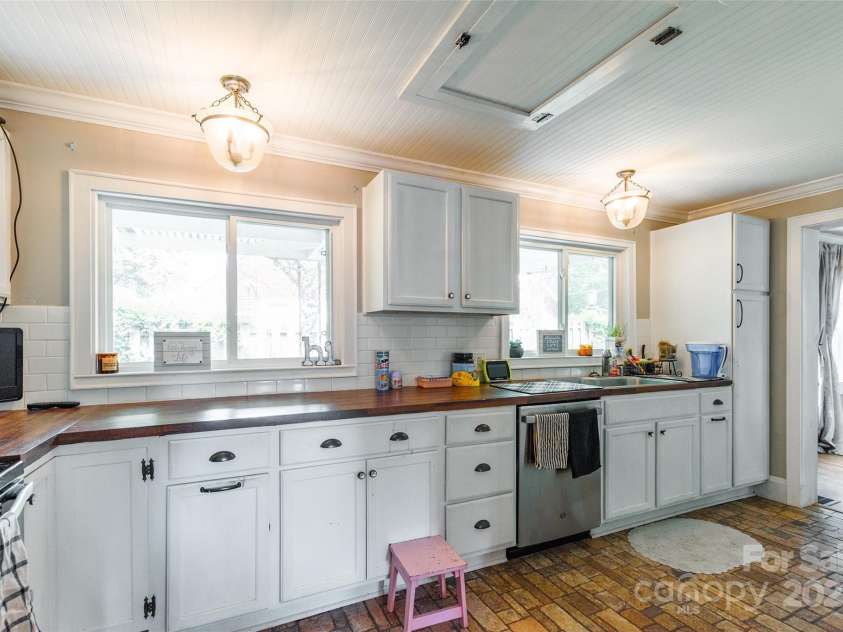 904 Venus Street, Kannapolis, NC 28083.  MLS# CAR4271799, YatesRealty ID 12777. 