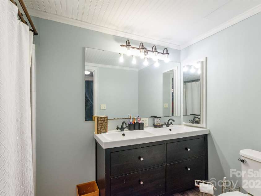 904 Venus Street, Kannapolis, NC 28083.  MLS# CAR4271799, YatesRealty ID 12777. 