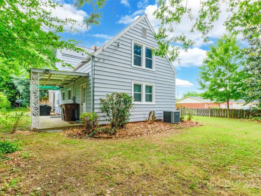 904 Venus Street, Kannapolis, NC 28083.  MLS# CAR4271799, YatesRealty ID 12777. 
