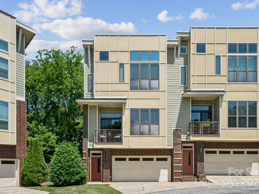 411 Steel Gardens Boulevard, Charlotte, NC 28205.  MLS# CAR4256830, YatesRealty ID 12778. 