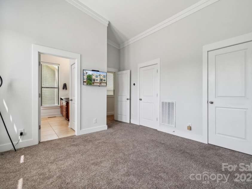 411 Steel Gardens Boulevard, Charlotte, NC 28205.  MLS# CAR4256830, YatesRealty ID 12778. 
