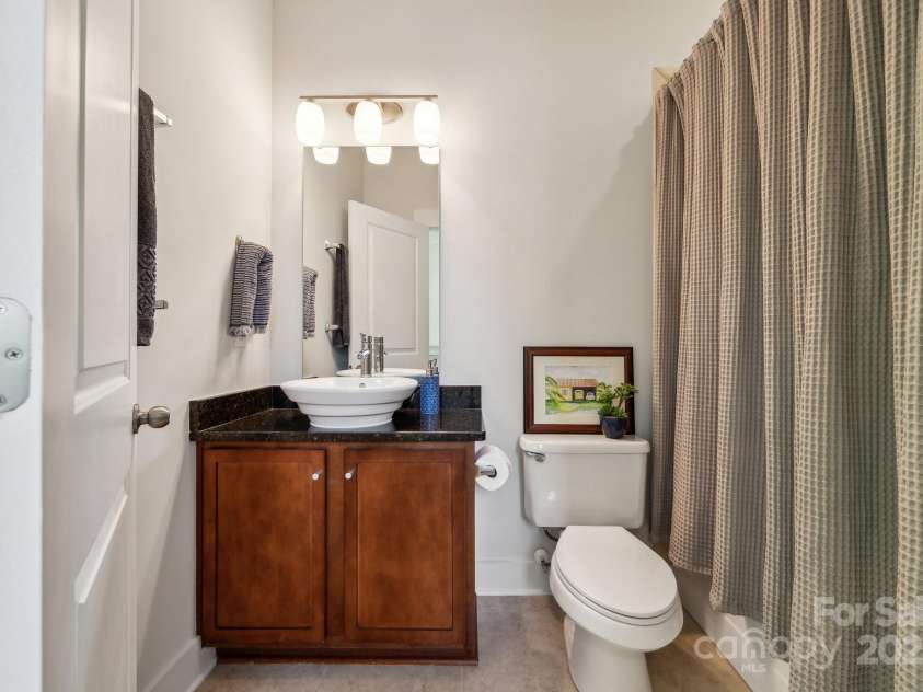 411 Steel Gardens Boulevard, Charlotte, NC 28205.  MLS# CAR4256830, YatesRealty ID 12778. 