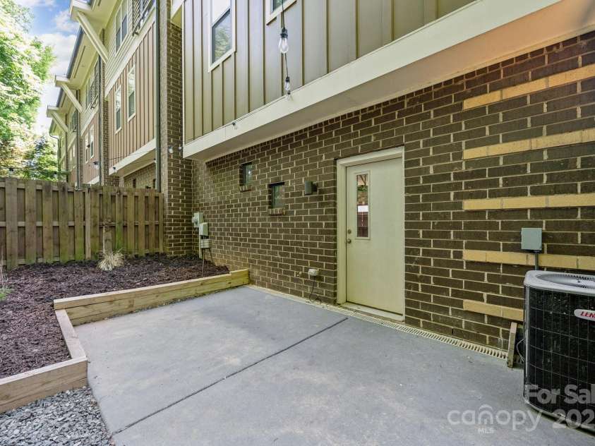 411 Steel Gardens Boulevard, Charlotte, NC 28205.  MLS# CAR4256830, YatesRealty ID 12778. 