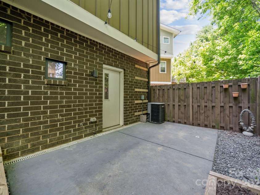 411 Steel Gardens Boulevard, Charlotte, NC 28205.  MLS# CAR4256830, YatesRealty ID 12778. 