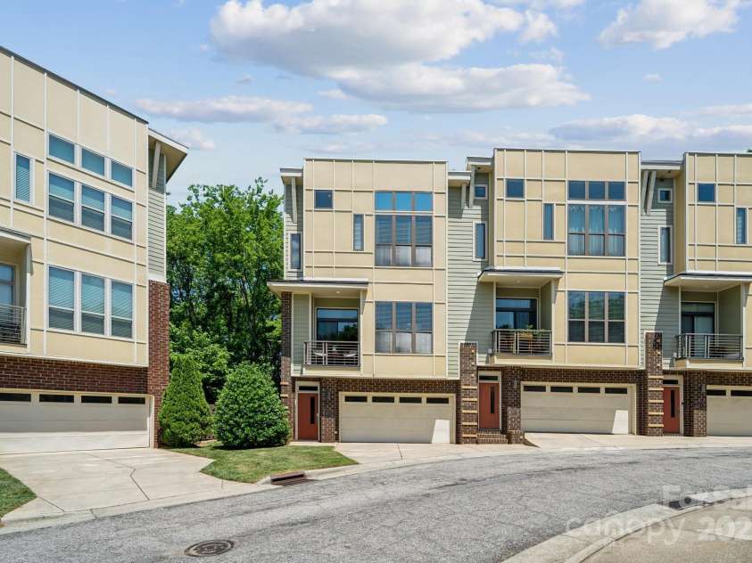 411 Steel Gardens Boulevard, Charlotte, NC 28205.  MLS# CAR4256830, YatesRealty ID 12778. 