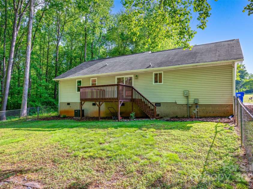 177 Candlestick Drive, Statesville, NC 28625.  MLS# CAR4250976, YatesRealty ID 12779. 