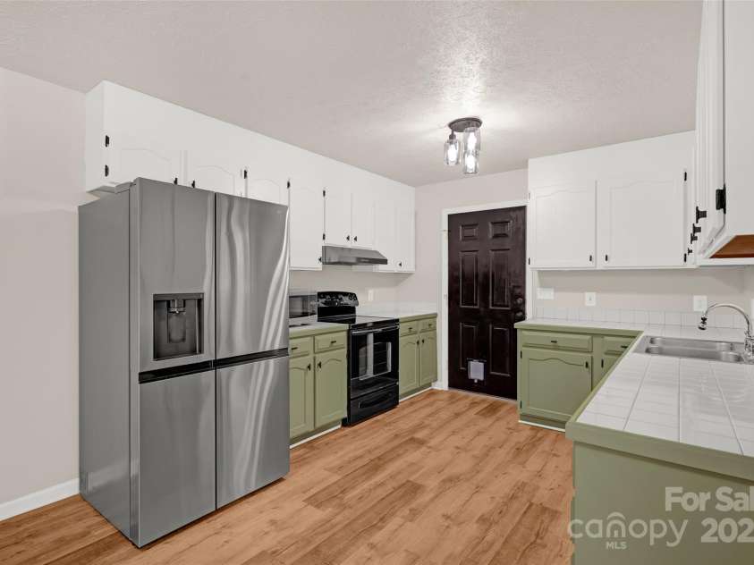 177 Candlestick Drive, Statesville, NC 28625.  MLS# CAR4250976, YatesRealty ID 12779. 