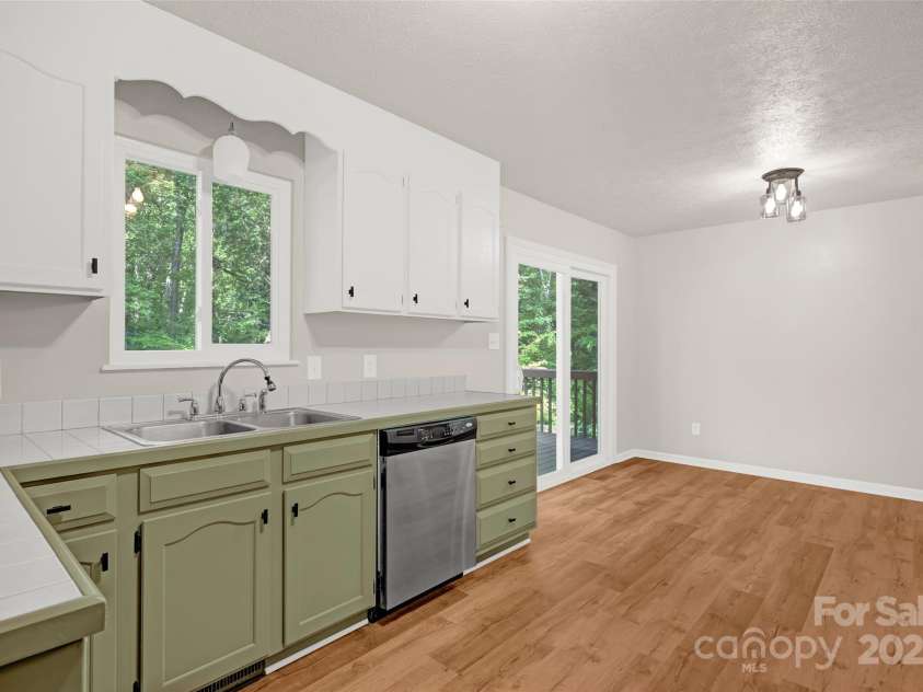 177 Candlestick Drive, Statesville, NC 28625.  MLS# CAR4250976, YatesRealty ID 12779. 