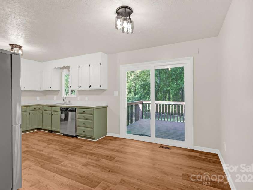 177 Candlestick Drive, Statesville, NC 28625.  MLS# CAR4250976, YatesRealty ID 12779. 