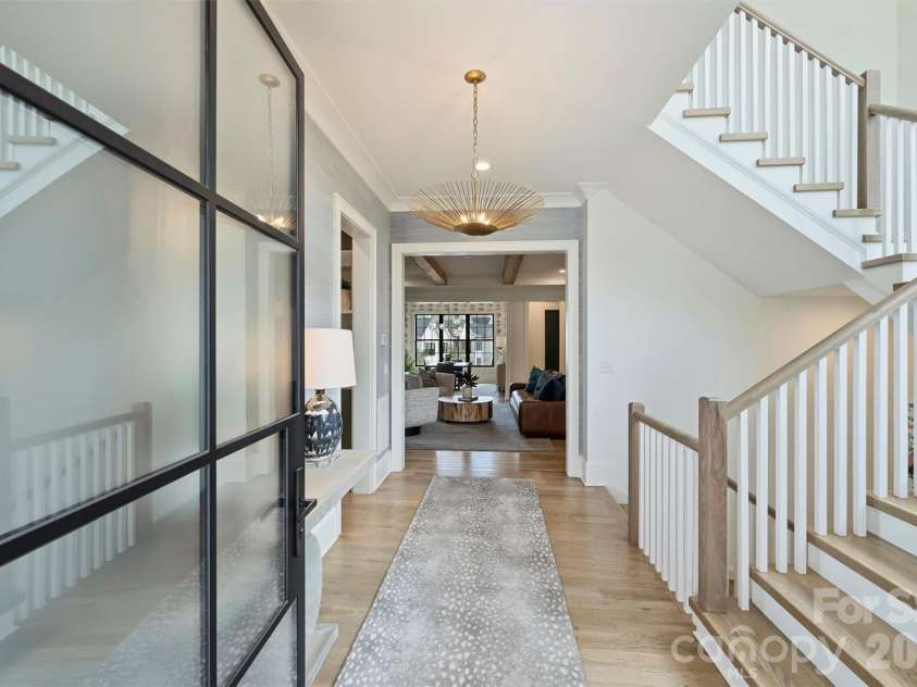 4542 Montclair Avenue, Charlotte, NC 28211.  MLS# CAR4353432, YatesRealty ID 12780. 
