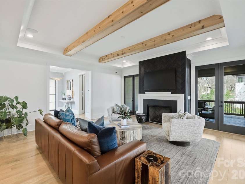 4542 Montclair Avenue, Charlotte, NC 28211.  MLS# CAR4353432, YatesRealty ID 12780. 