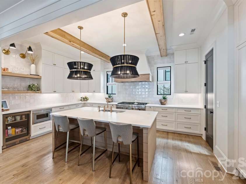 4542 Montclair Avenue, Charlotte, NC 28211.  MLS# CAR4353432, YatesRealty ID 12780. 