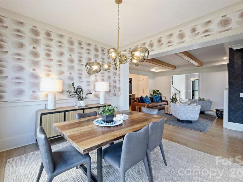 4542 Montclair Avenue, Charlotte, NC 28211.  MLS# CAR4353432, YatesRealty ID 12780. 