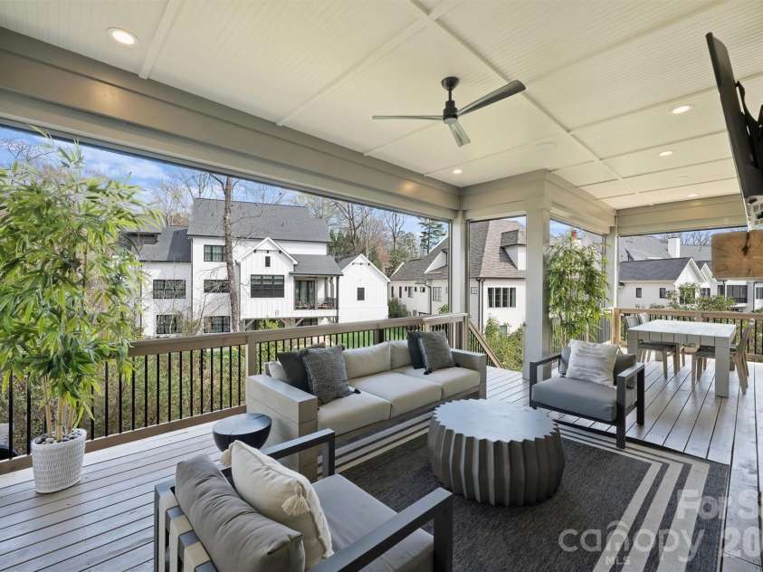 4542 Montclair Avenue, Charlotte, NC 28211.  MLS# CAR4353432, YatesRealty ID 12780. 
