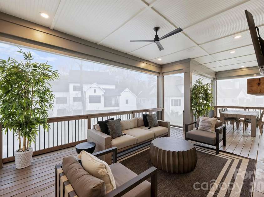 4542 Montclair Avenue, Charlotte, NC 28211.  MLS# CAR4353432, YatesRealty ID 12780. 