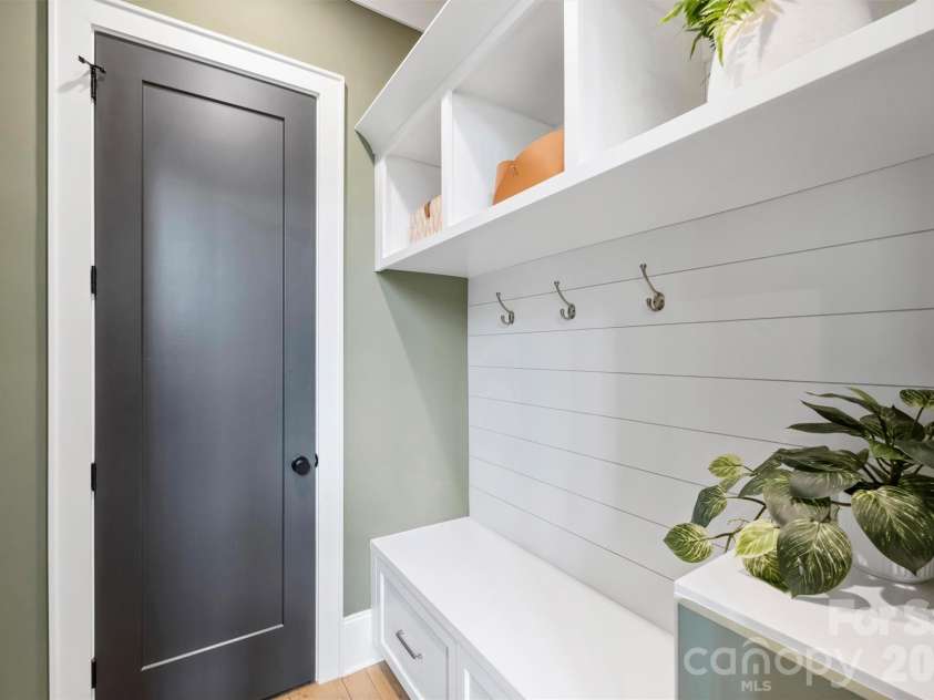 4542 Montclair Avenue, Charlotte, NC 28211.  MLS# CAR4353432, YatesRealty ID 12780. 