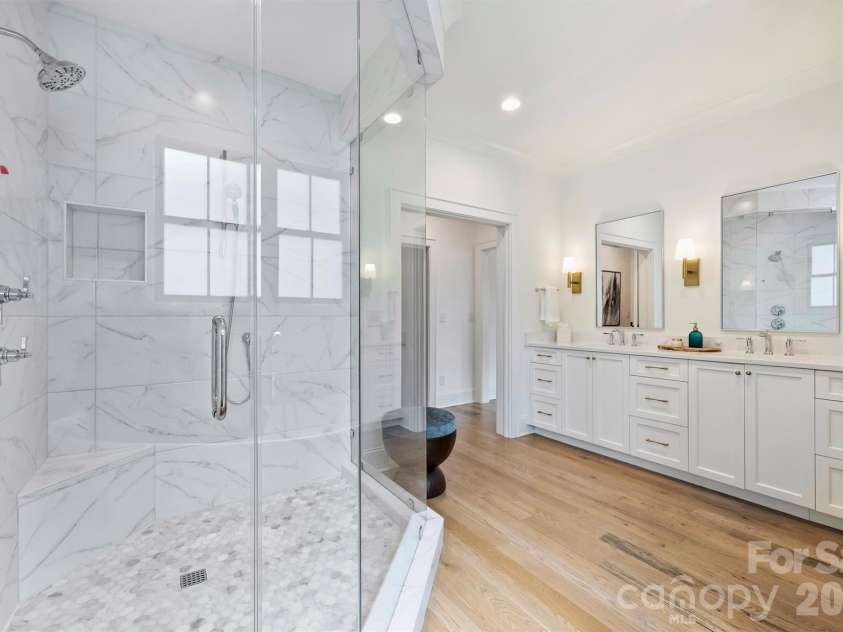 4542 Montclair Avenue, Charlotte, NC 28211.  MLS# CAR4353432, YatesRealty ID 12780. 
