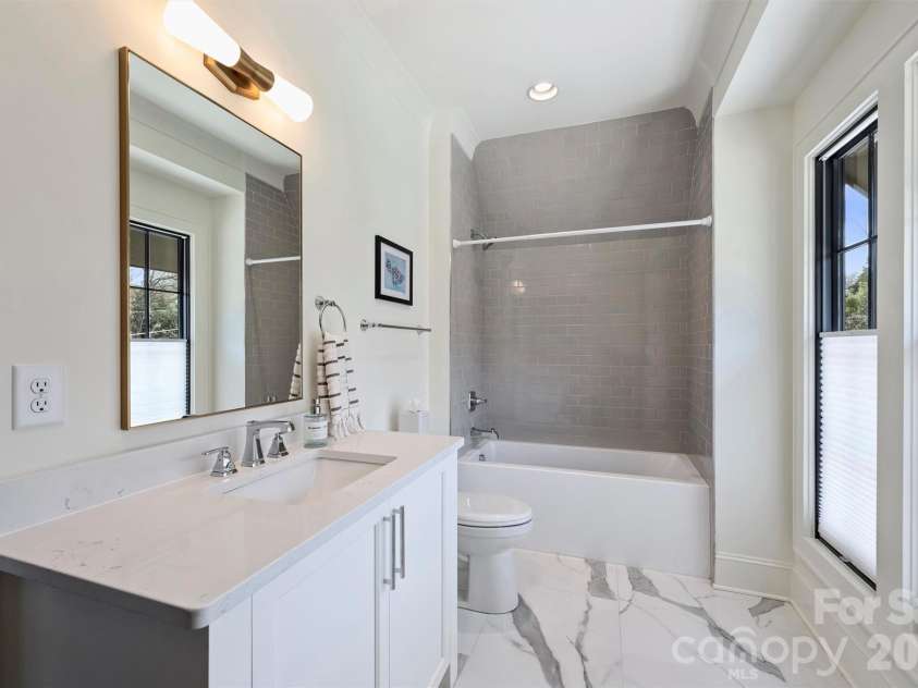 4542 Montclair Avenue, Charlotte, NC 28211.  MLS# CAR4353432, YatesRealty ID 12780. 