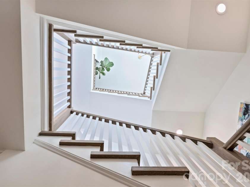 4542 Montclair Avenue, Charlotte, NC 28211.  MLS# CAR4353432, YatesRealty ID 12780. 