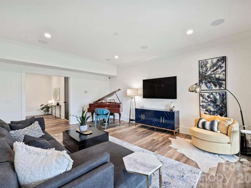 4542 Montclair Avenue, Charlotte, NC 28211.  MLS# CAR4353432, YatesRealty ID 12780. 