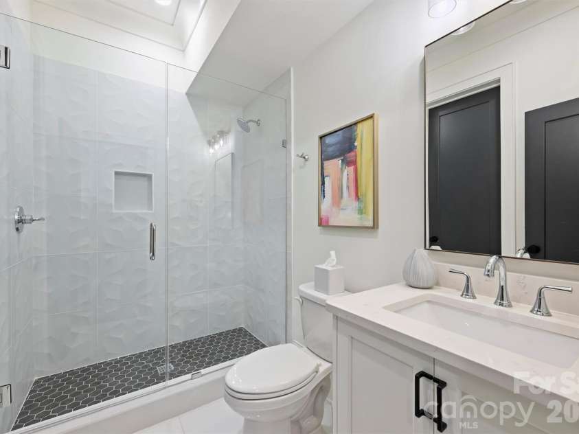 4542 Montclair Avenue, Charlotte, NC 28211.  MLS# CAR4353432, YatesRealty ID 12780. 