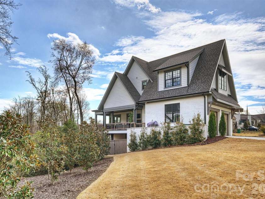 4542 Montclair Avenue, Charlotte, NC 28211.  MLS# CAR4353432, YatesRealty ID 12780. 