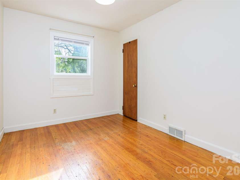 261 Cedar Lane, Arden, NC 28704.  MLS# CAR4366543, YatesRealty ID 12781. 2nd Bedroom
