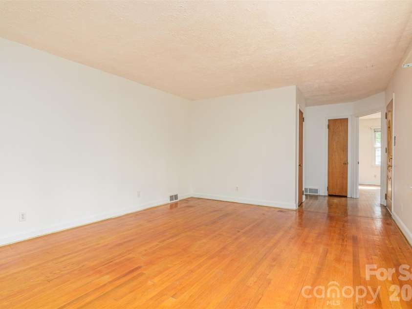 261 Cedar Lane, Arden, NC 28704.  MLS# CAR4366543, YatesRealty ID 12781. 