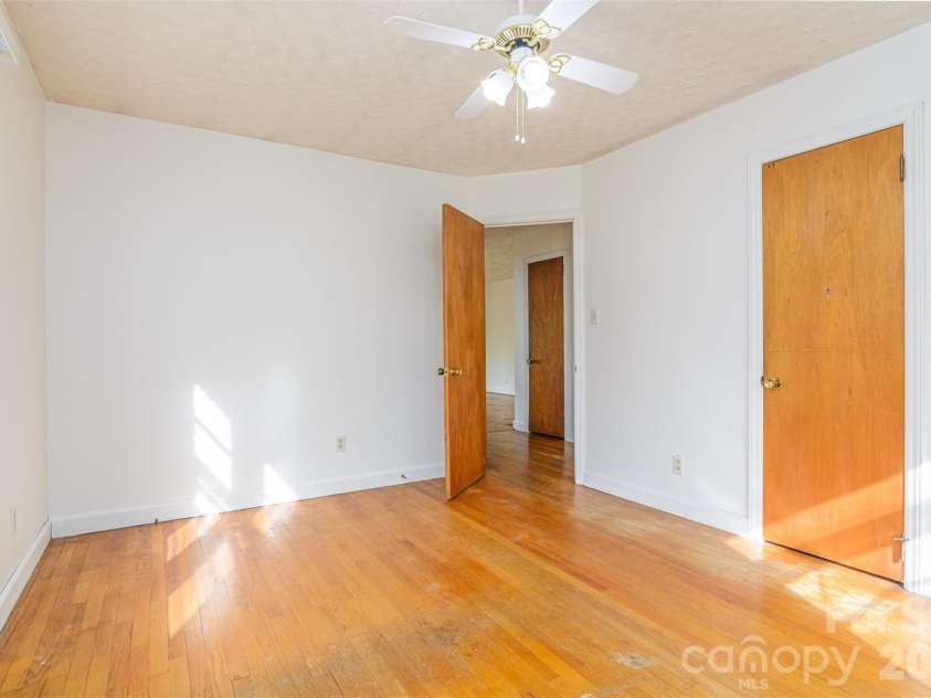 261 Cedar Lane, Arden, NC 28704.  MLS# CAR4366543, YatesRealty ID 12781. 