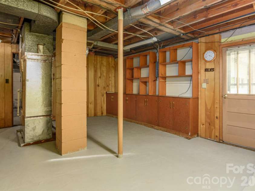 261 Cedar Lane, Arden, NC 28704.  MLS# CAR4366543, YatesRealty ID 12781. 