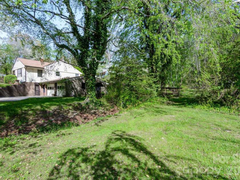 261 Cedar Lane, Arden, NC 28704.  MLS# CAR4366543, YatesRealty ID 12781. 