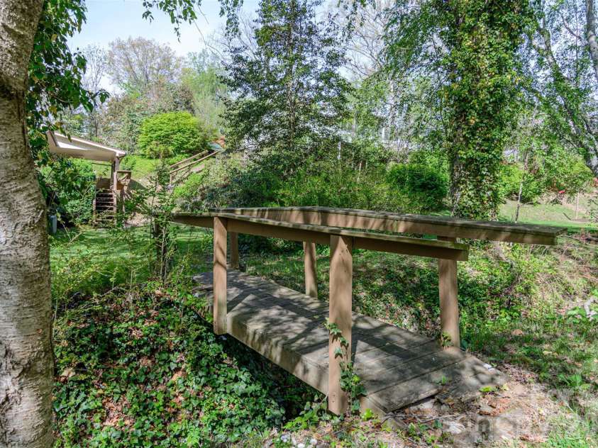 261 Cedar Lane, Arden, NC 28704.  MLS# CAR4366543, YatesRealty ID 12781. 