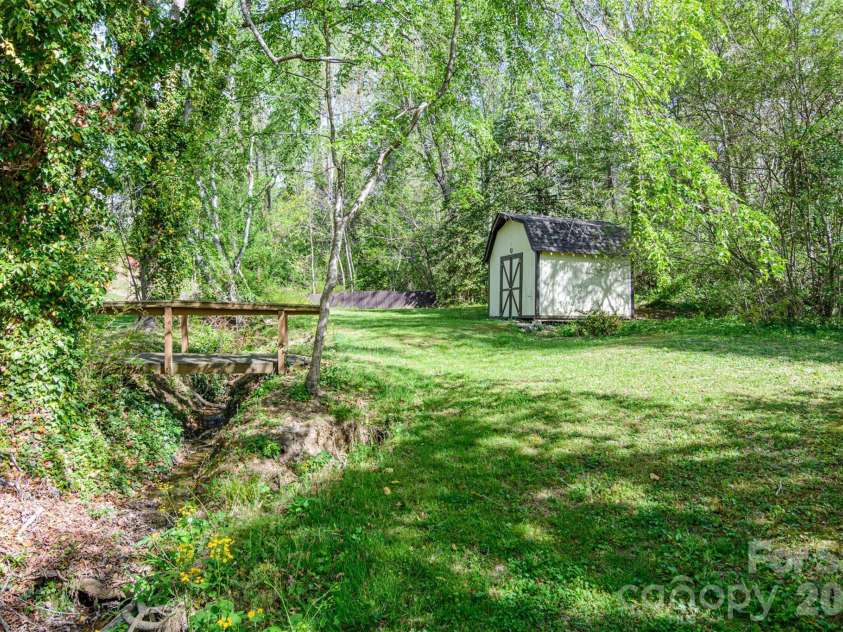 261 Cedar Lane, Arden, NC 28704.  MLS# CAR4366543, YatesRealty ID 12781. 