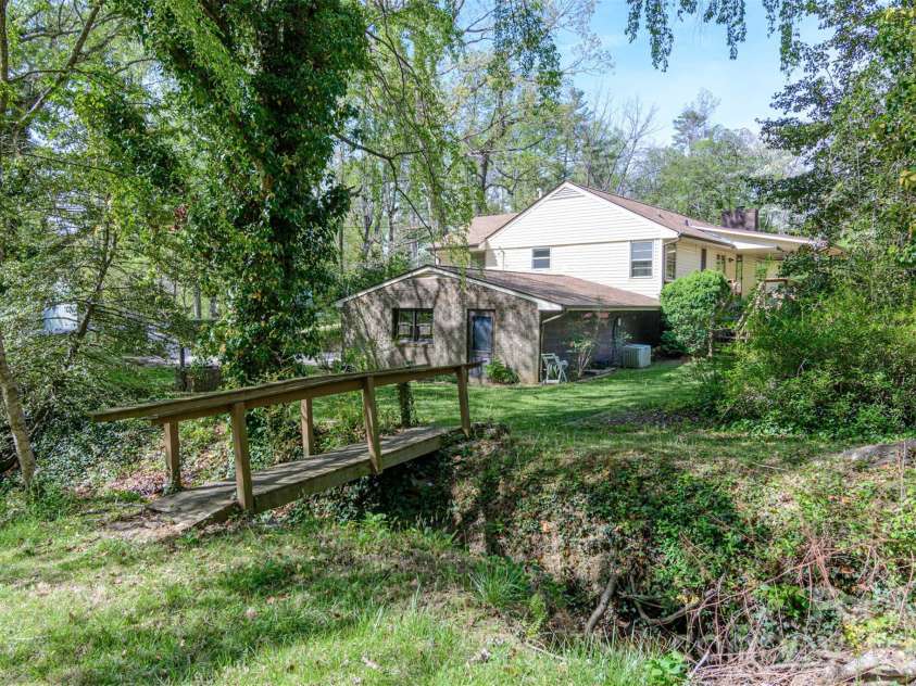 261 Cedar Lane, Arden, NC 28704.  MLS# CAR4366543, YatesRealty ID 12781. 