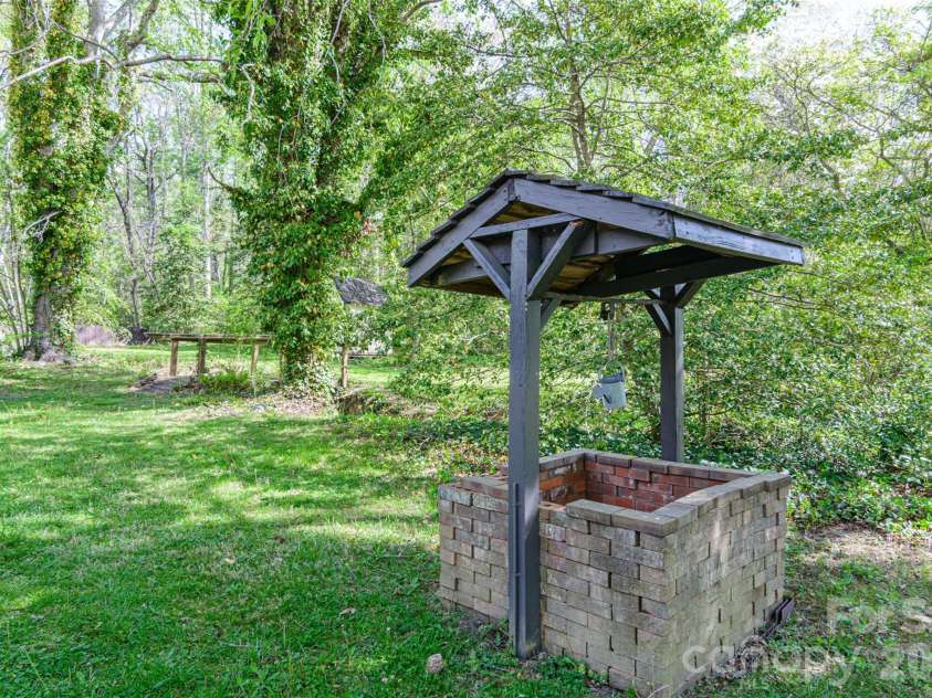 261 Cedar Lane, Arden, NC 28704.  MLS# CAR4366543, YatesRealty ID 12781. 