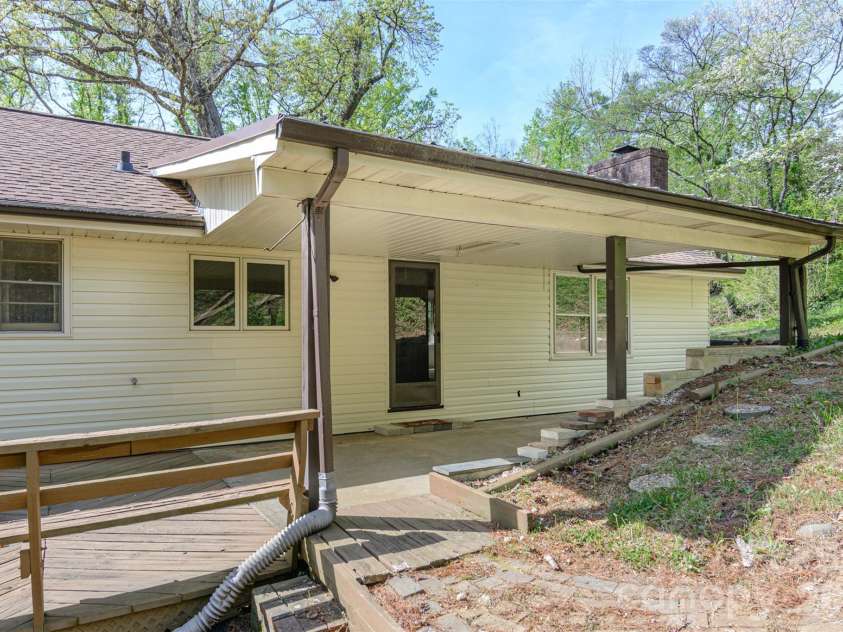 261 Cedar Lane, Arden, NC 28704.  MLS# CAR4366543, YatesRealty ID 12781. 