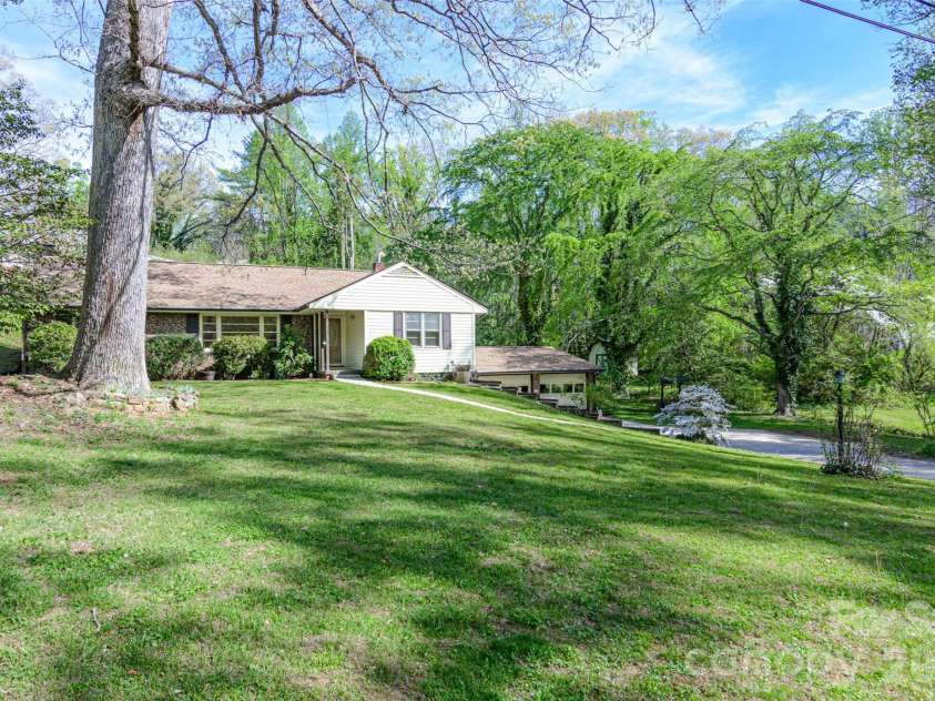 261 Cedar Lane, Arden, NC 28704.  MLS# CAR4366543, YatesRealty ID 12781. 
