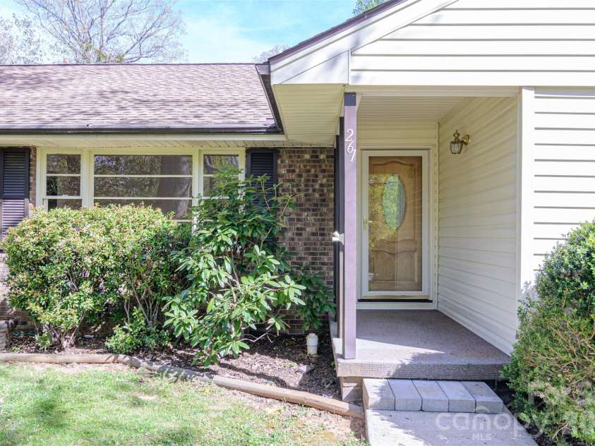 261 Cedar Lane, Arden, NC 28704.  MLS# CAR4366543, YatesRealty ID 12781. Front Entry