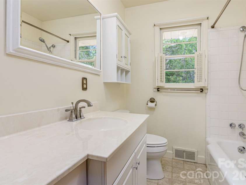 261 Cedar Lane, Arden, NC 28704.  MLS# CAR4366543, YatesRealty ID 12781. Full Bath
