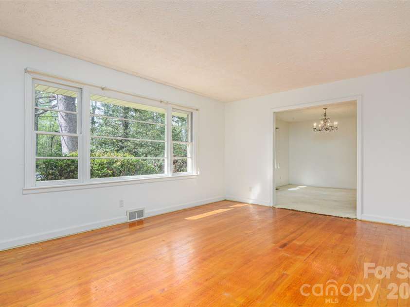 261 Cedar Lane, Arden, NC 28704.  MLS# CAR4366543, YatesRealty ID 12781. Hardwood Floors