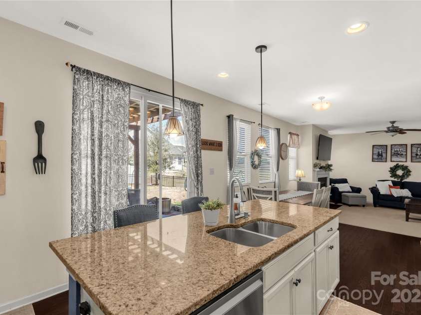 1519 Arcadia Bluff Drive, York, SC 29745.  MLS# CAR4237342, YatesRealty ID 12782. 