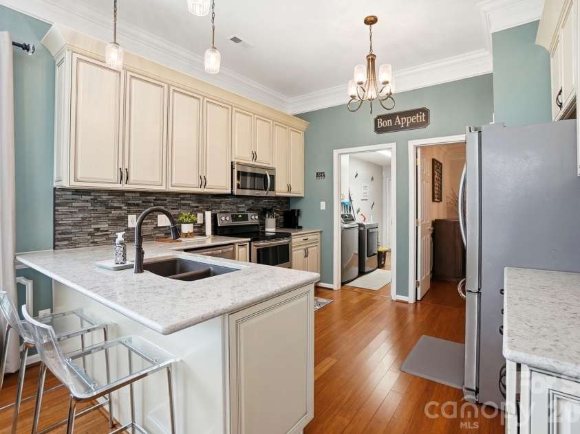 8540 Piccone Brook Lane, Charlotte, NC 28216.  MLS# CAR4358992, YatesRealty ID 12782. 
