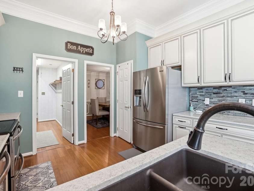 8540 Piccone Brook Lane, Charlotte, NC 28216.  MLS# CAR4358992, YatesRealty ID 12782. 