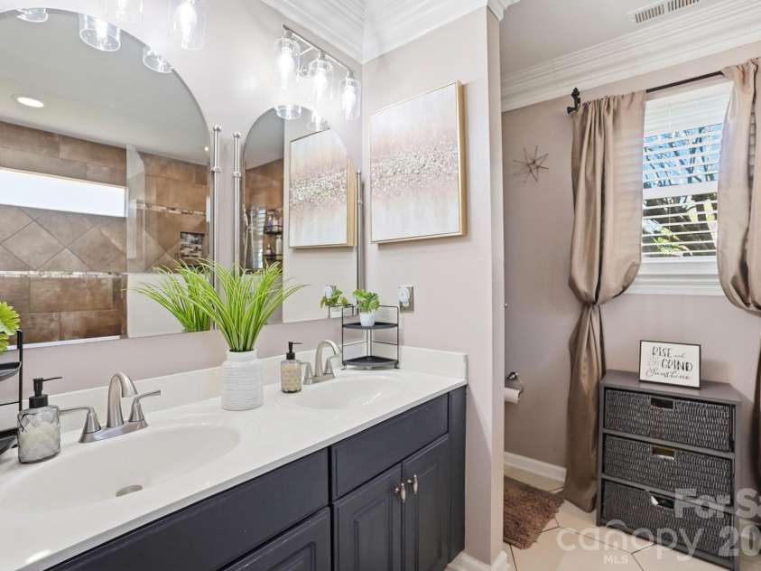 8540 Piccone Brook Lane, Charlotte, NC 28216.  MLS# CAR4358992, YatesRealty ID 12782. 