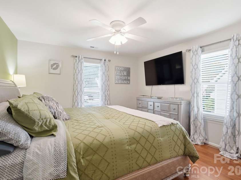 8540 Piccone Brook Lane, Charlotte, NC 28216.  MLS# CAR4358992, YatesRealty ID 12782. 