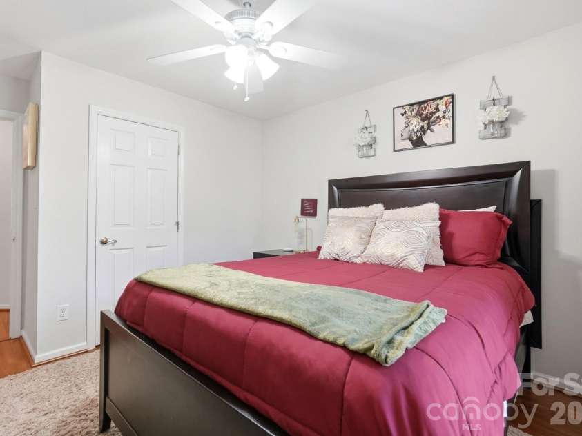 8540 Piccone Brook Lane, Charlotte, NC 28216.  MLS# CAR4358992, YatesRealty ID 12782. 