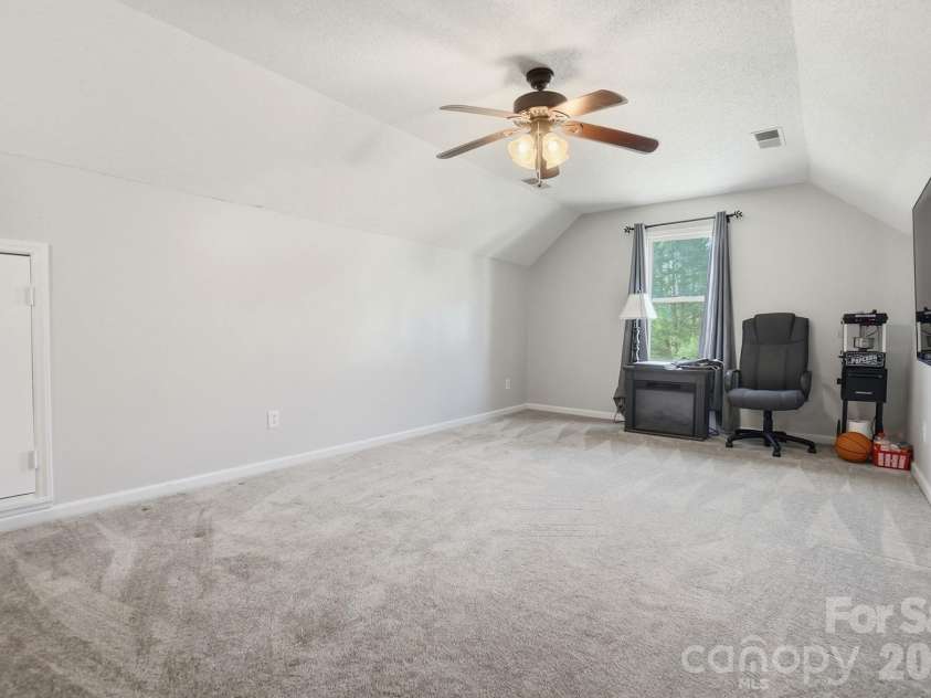 8540 Piccone Brook Lane, Charlotte, NC 28216.  MLS# CAR4358992, YatesRealty ID 12782. 