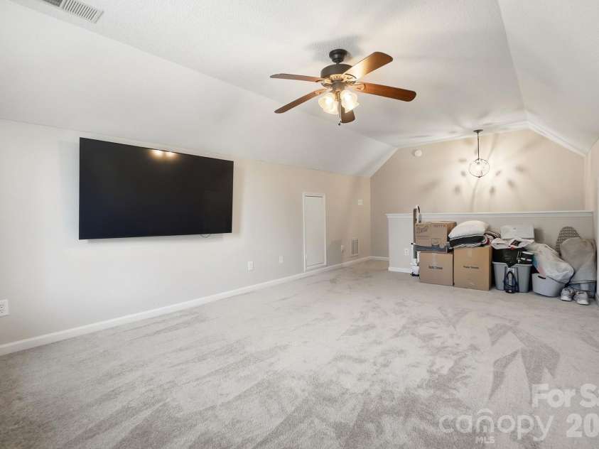8540 Piccone Brook Lane, Charlotte, NC 28216.  MLS# CAR4358992, YatesRealty ID 12782. 